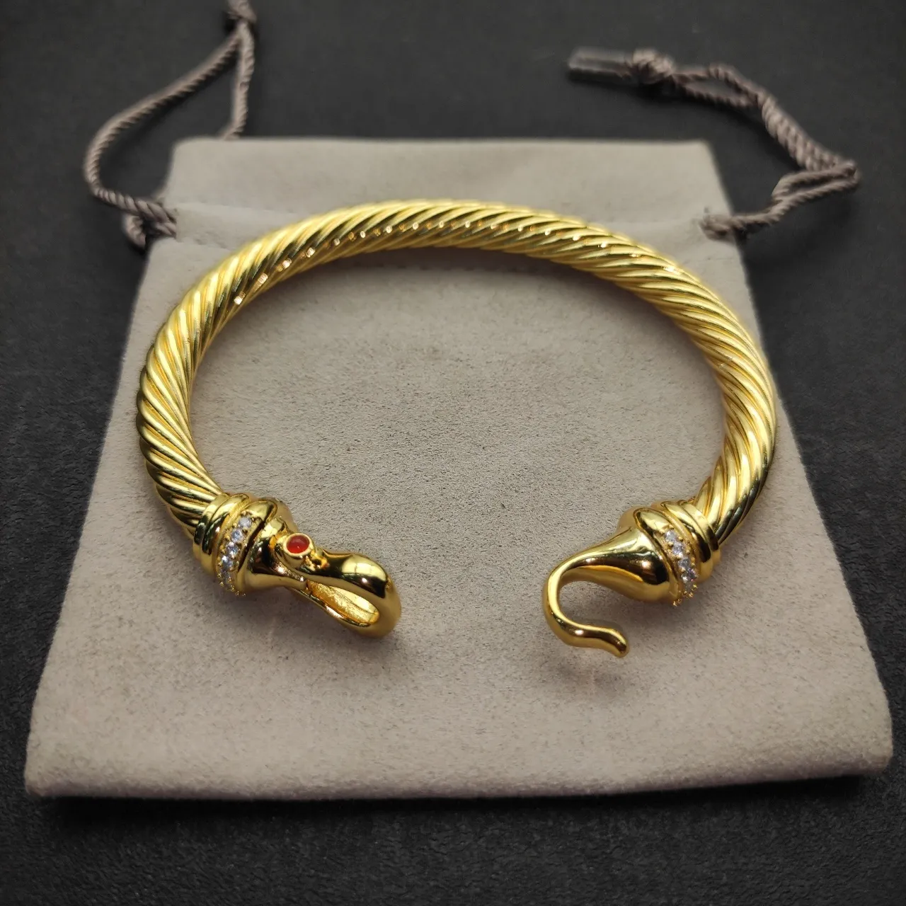 Tiffany & Co. HardWear Twisted Cable pulseira de diamantes e rubis 5