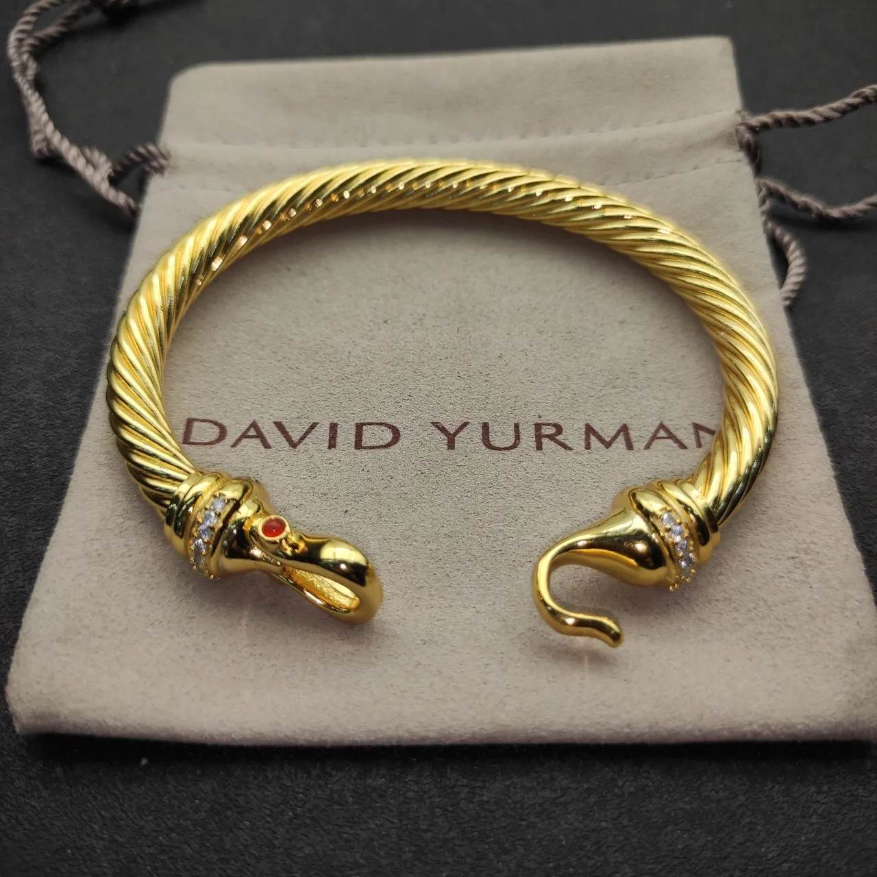 Tiffany & Co. HardWear Twisted Cable pulseira de diamantes e rubis 6