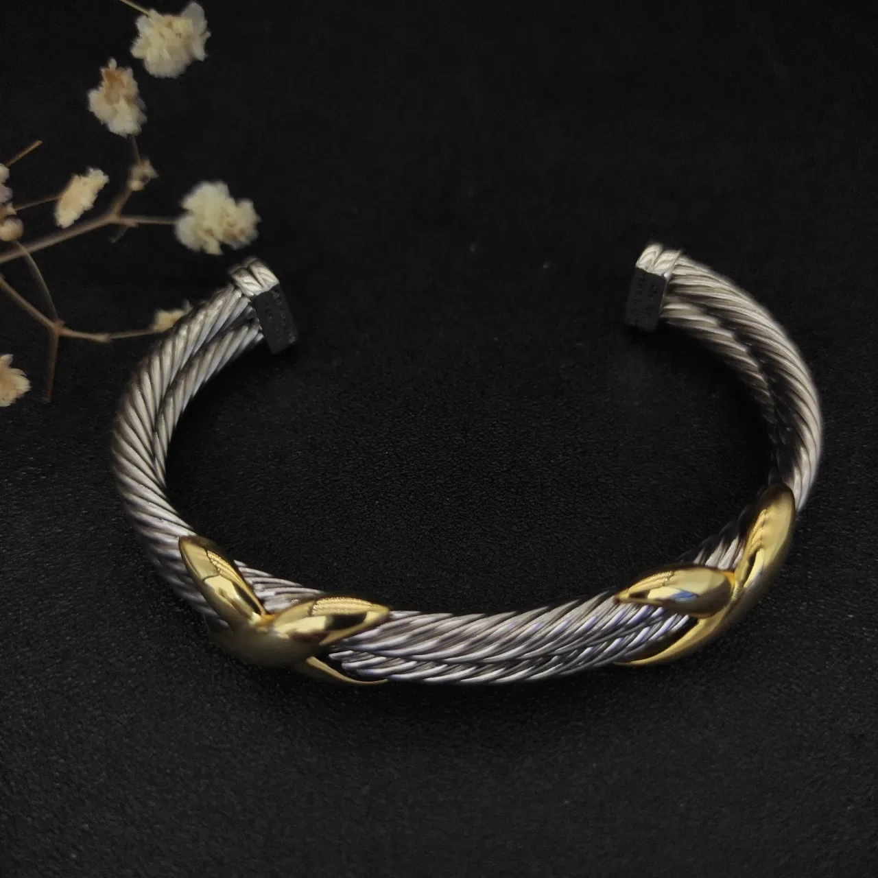 Tiffany & Co. HardWear Bicolor Cable Trenzado Motivo Hoja Brazalete 9