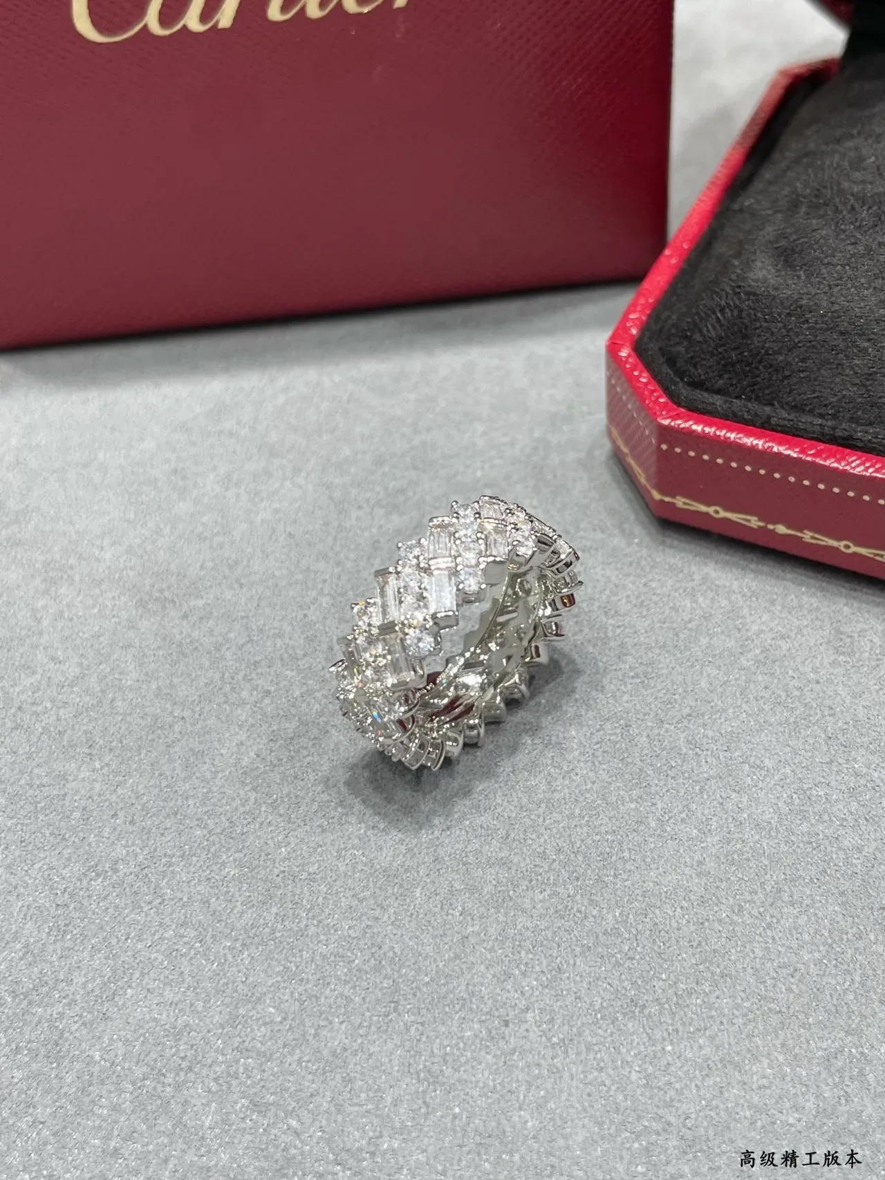 Tiffany & Co. T Bague à diamants en zigzag avec coupe baguette 3