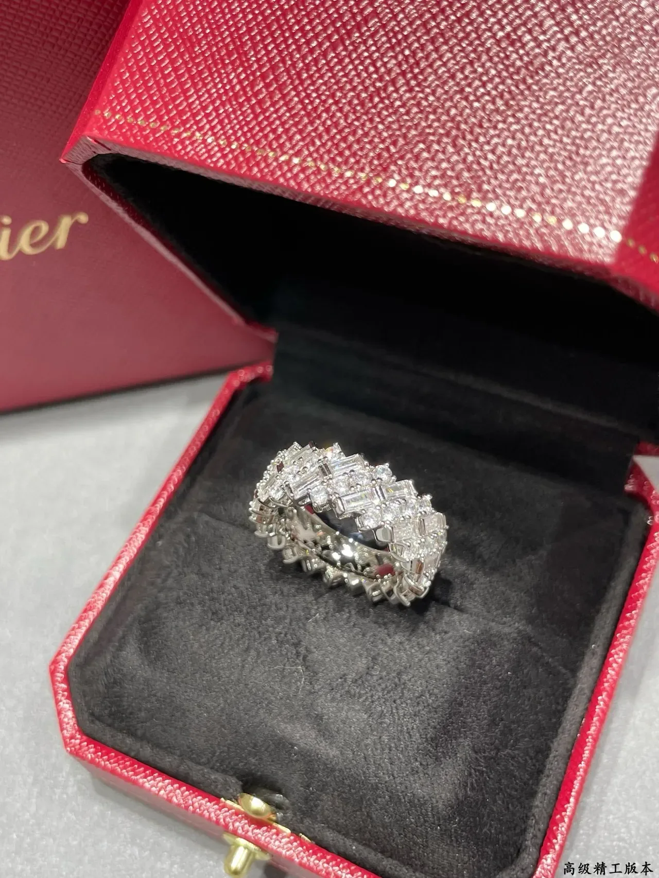 Tiffany & Co. T Bague à diamants en zigzag avec coupe baguette 7