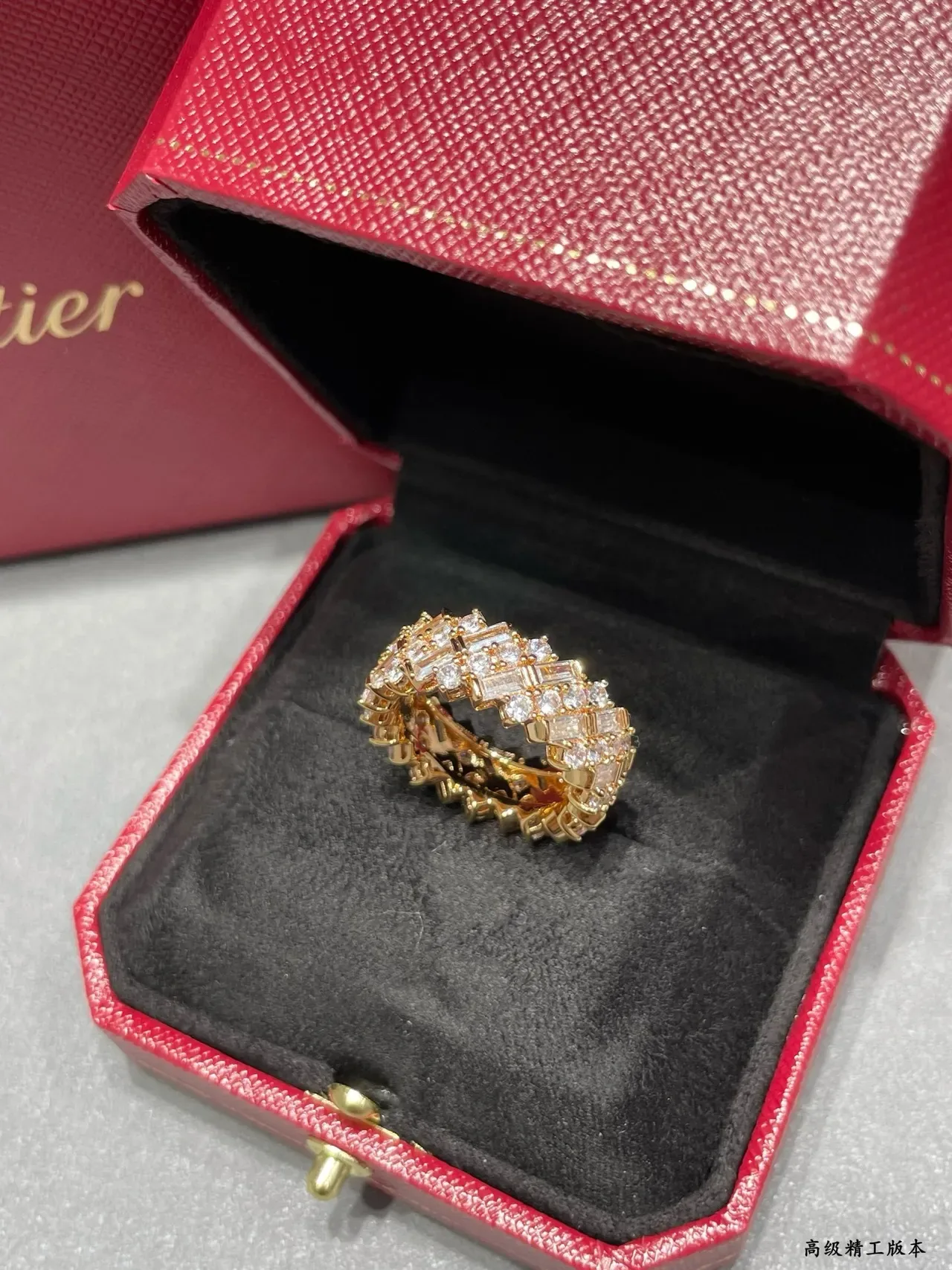 Tiffany & Co. T Bague à diamants en zigzag avec coupe baguette 8