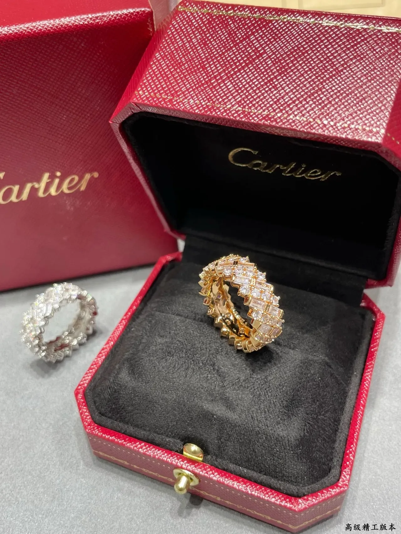 Tiffany & Co. T Bague à diamants en zigzag avec coupe baguette 9