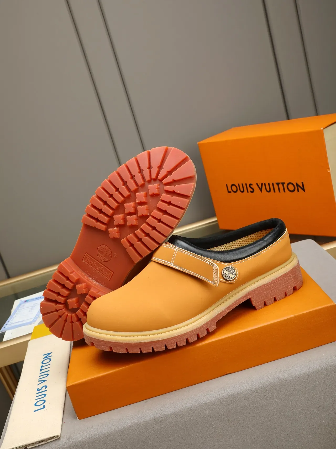 Timberland नारंगी काली स्लिप ऑन क्लॉग मेडैलियन स्ट्रैप केजुअल जूते 2