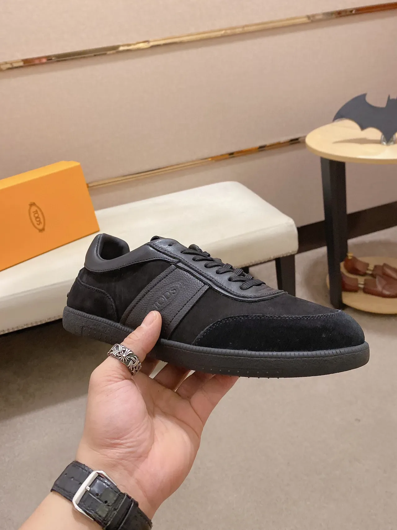 Tod's Zapatillas Lifestyle de Ante y Cuero Negro con Paneles y Franja de Logo Embossado 5