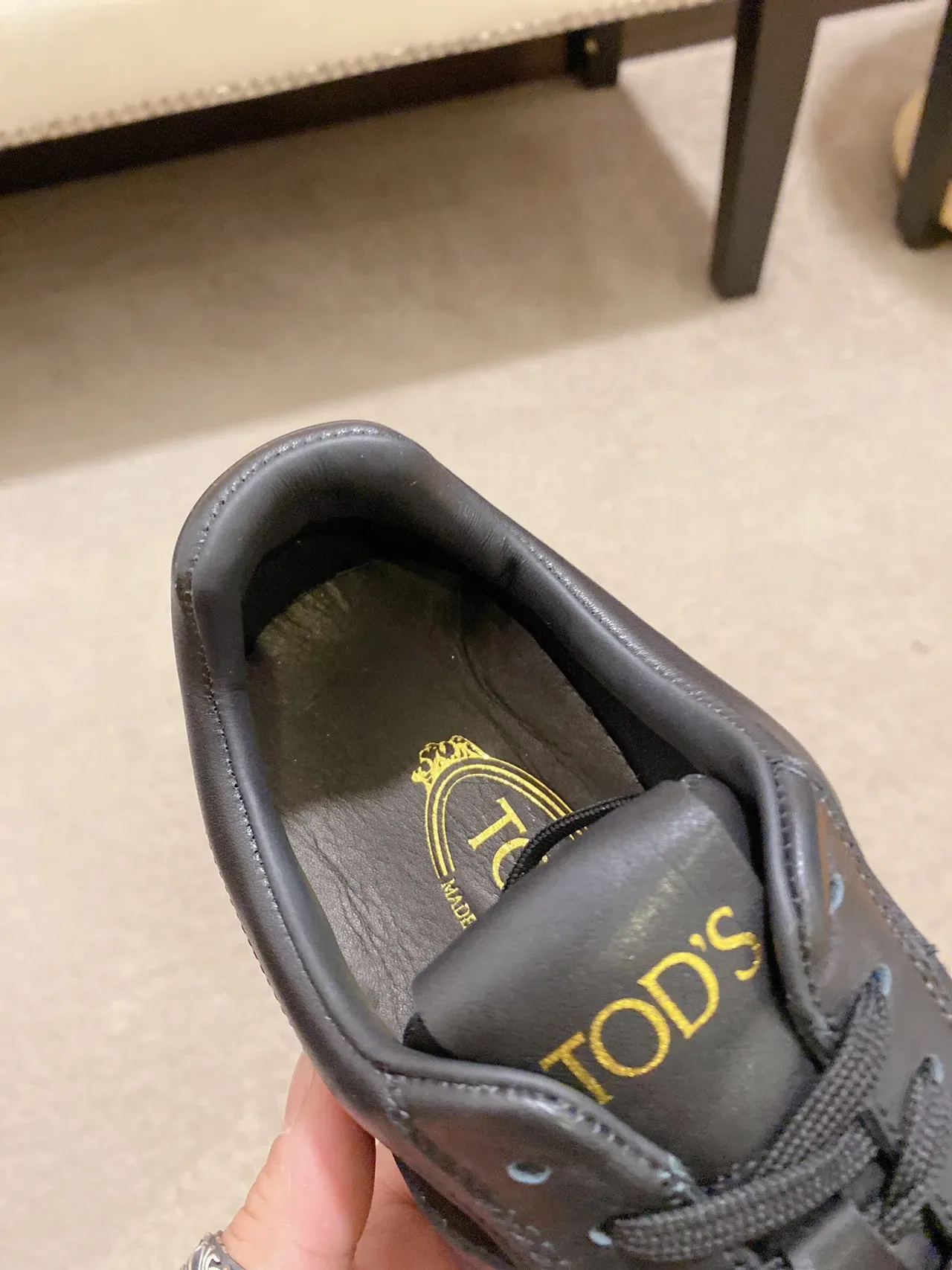 Tod's Zapatillas Lifestyle de Ante y Cuero Negro con Paneles y Franja de Logo Embossado 6