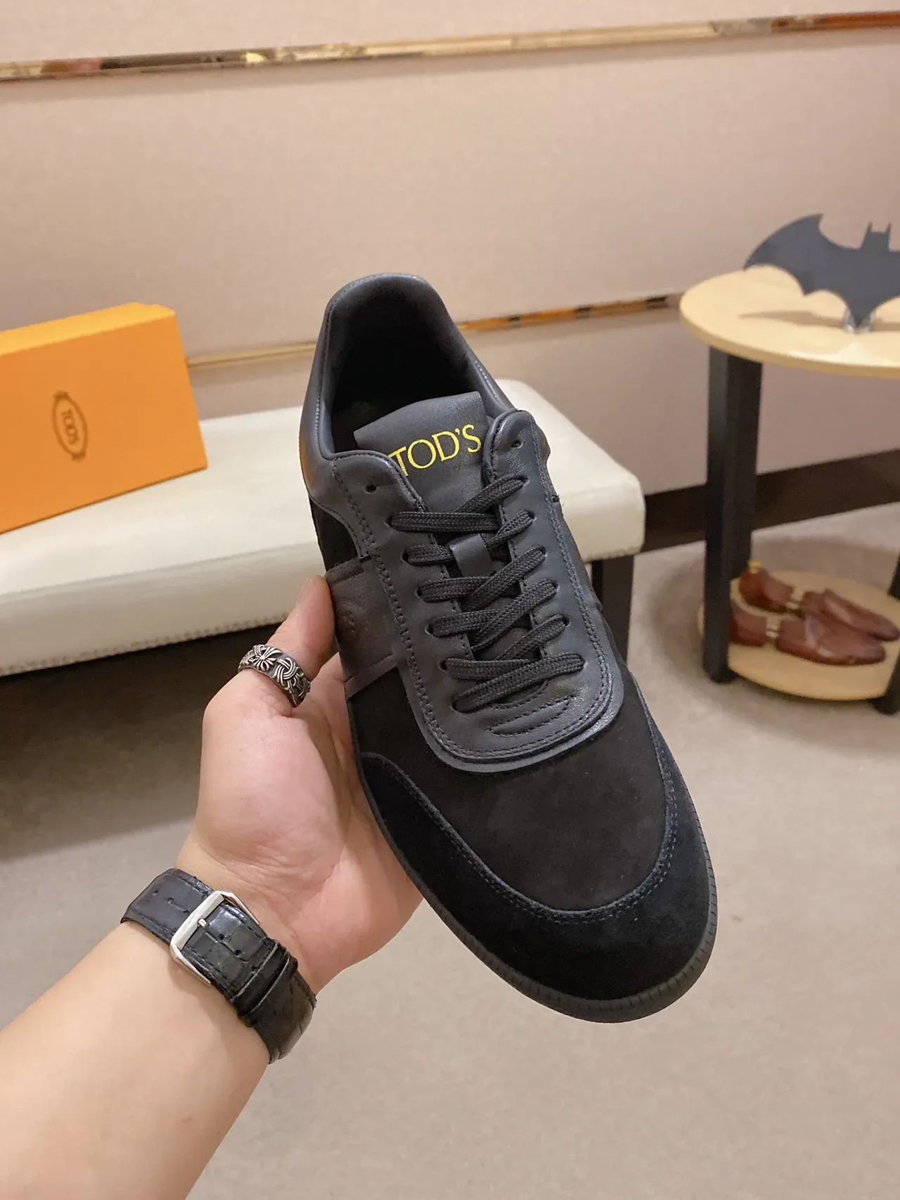 Tod's Zapatillas Lifestyle de Ante y Cuero Negro con Paneles y Franja de Logo Embossado 9