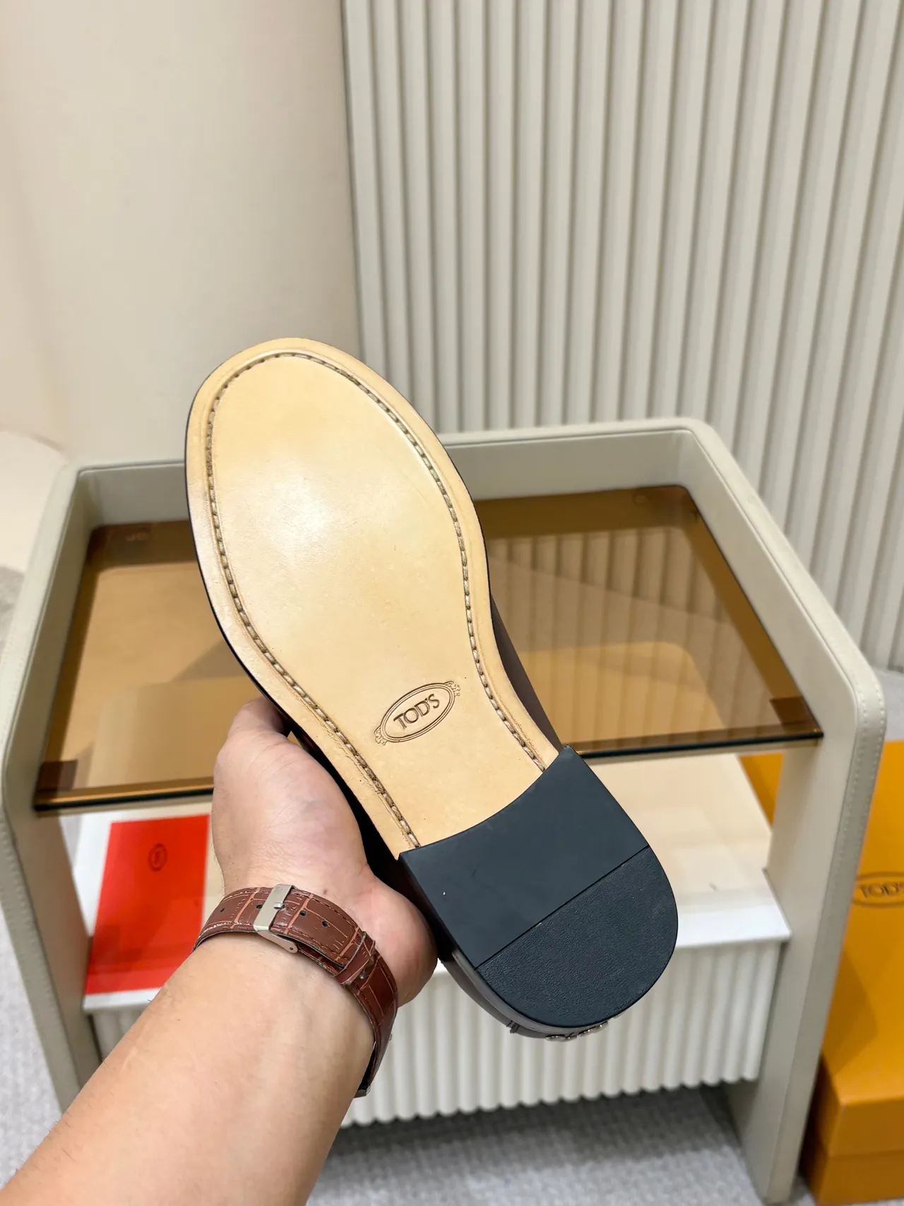 Tod's বাদামী কালো চামড়া Moc-Toe সেলাই লুফার 2