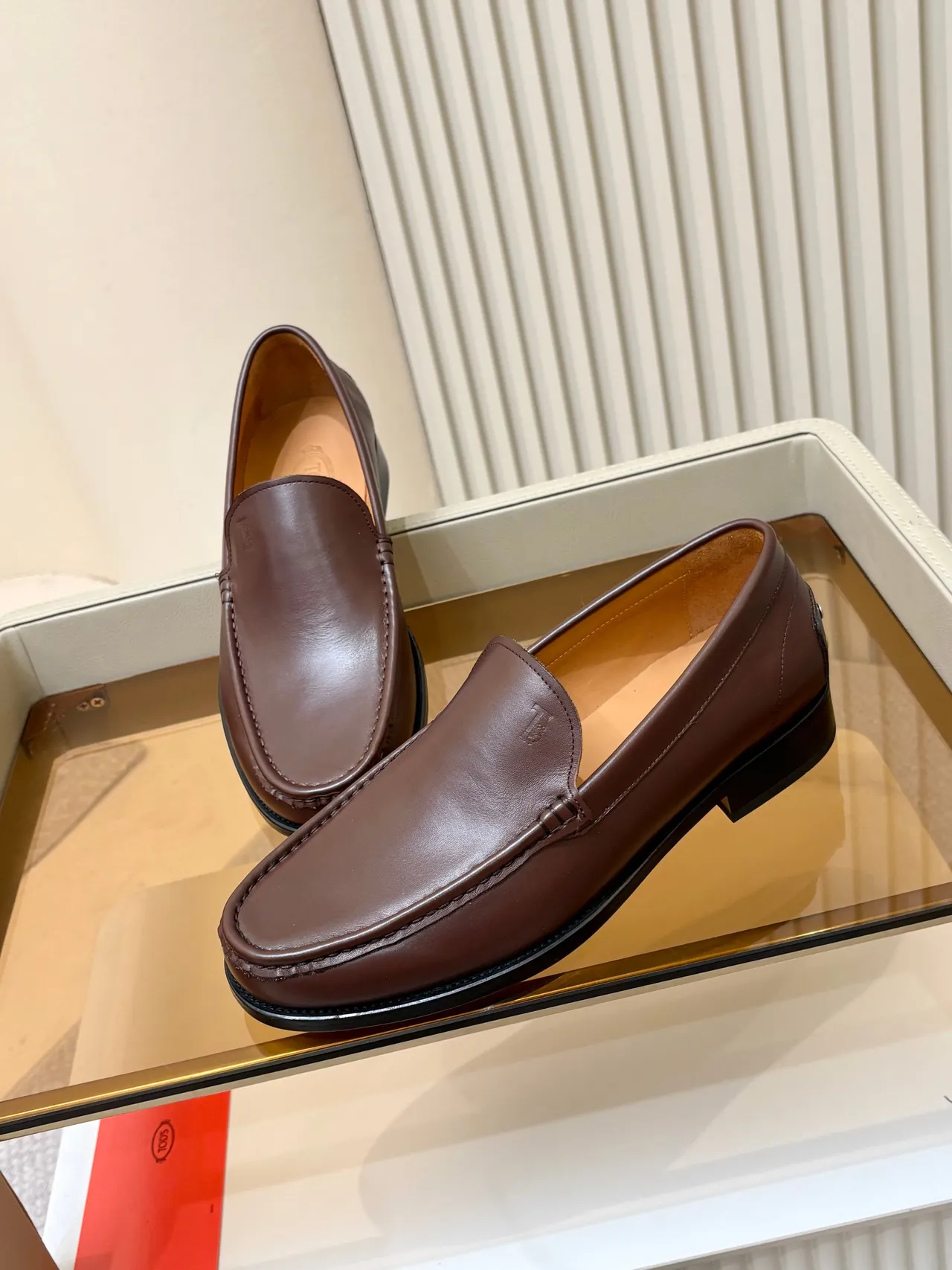 Tod's বাদামী কালো চামড়া Moc-Toe সেলাই লুফার 4