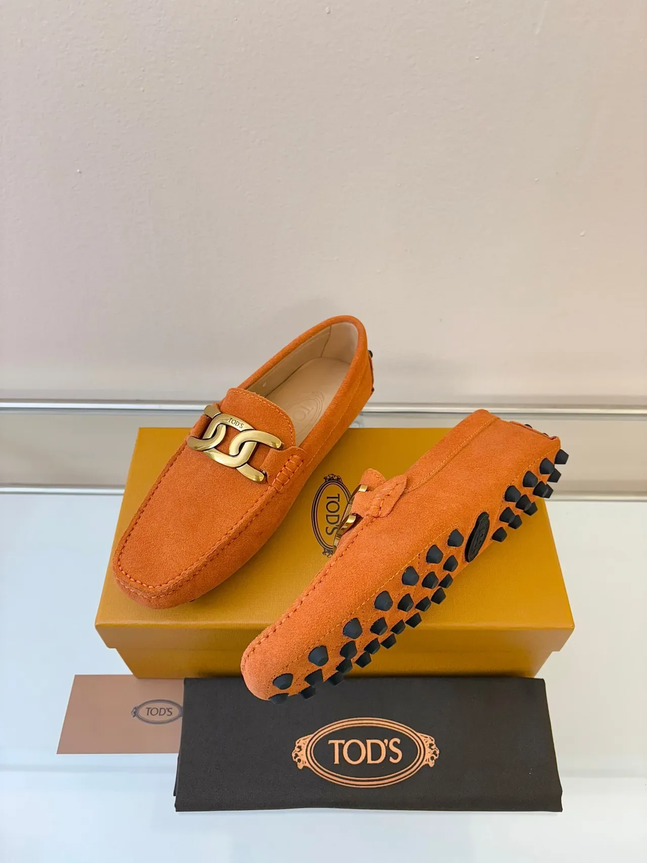 حذاء Tod's Gommino برتقالي جلد سويدي مع Horsebit 2