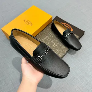 Tod's Horsebit Loafer काला चमड़े का लोफर