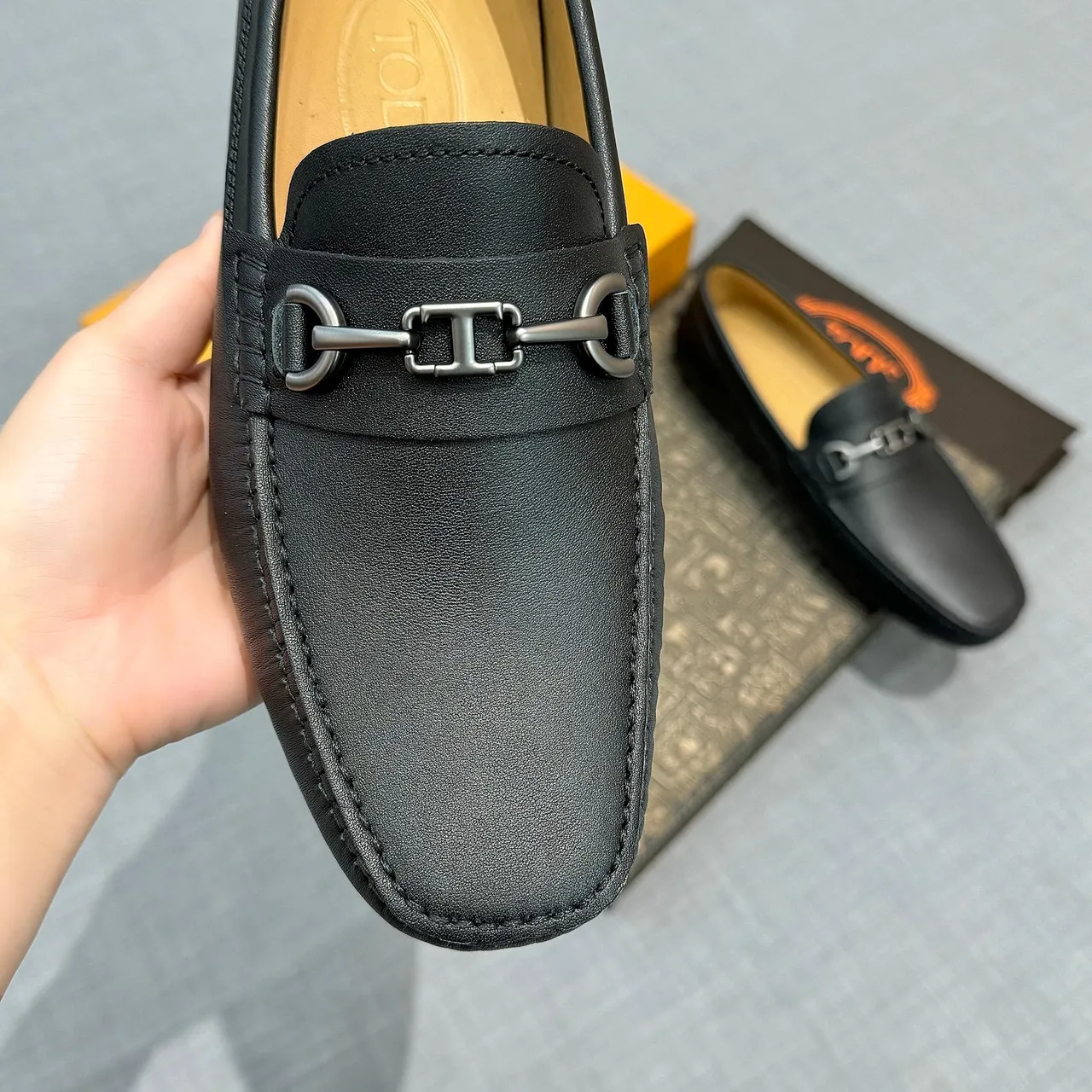 Tod's Horsebit Loafer काला चमड़े का लोफर 4