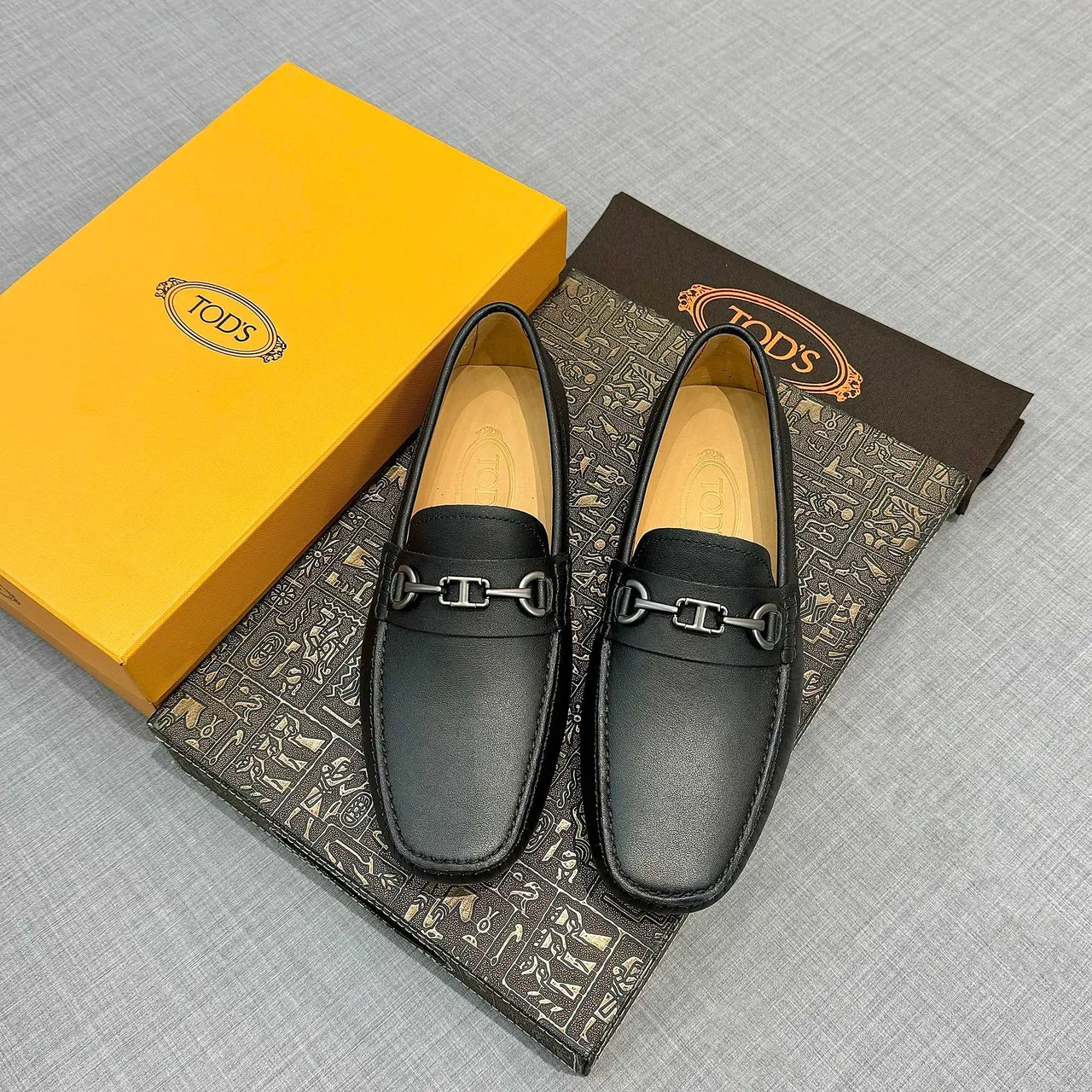 Tod's Horsebit Loafer काला चमड़े का लोफर 6