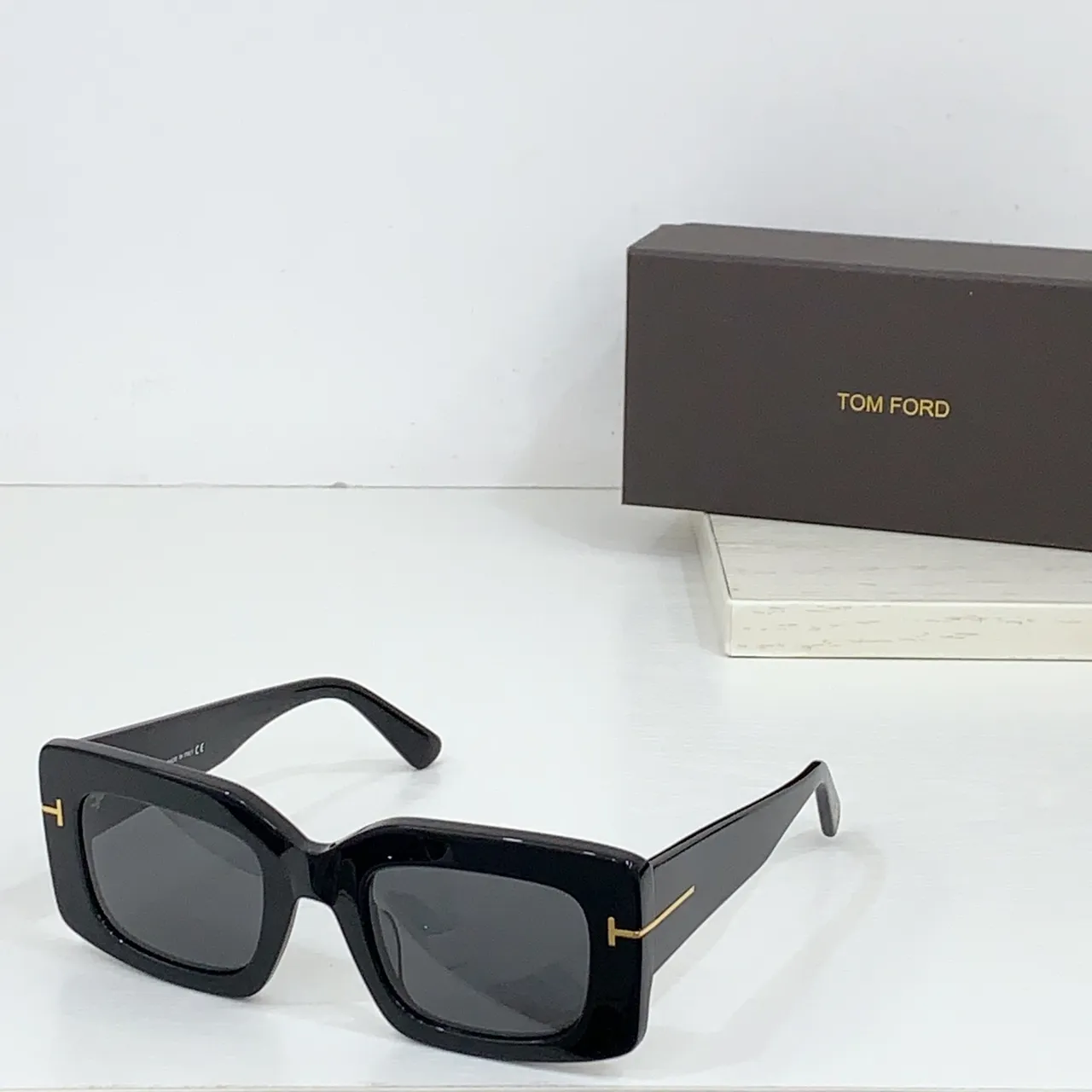 Tom Ford Tina óculos de sol oversized retangulares pretos foscos 2