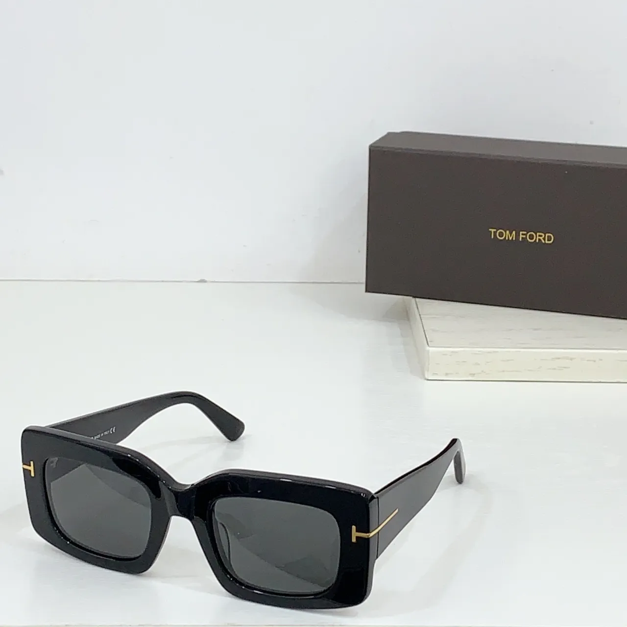 Tom Ford Tina óculos de sol oversized retangulares pretos foscos 3