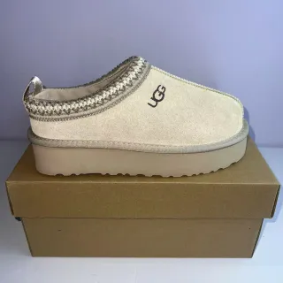 UGG Beige Gold Platform Sole Knit-Trimmed Collar Casual Shoes