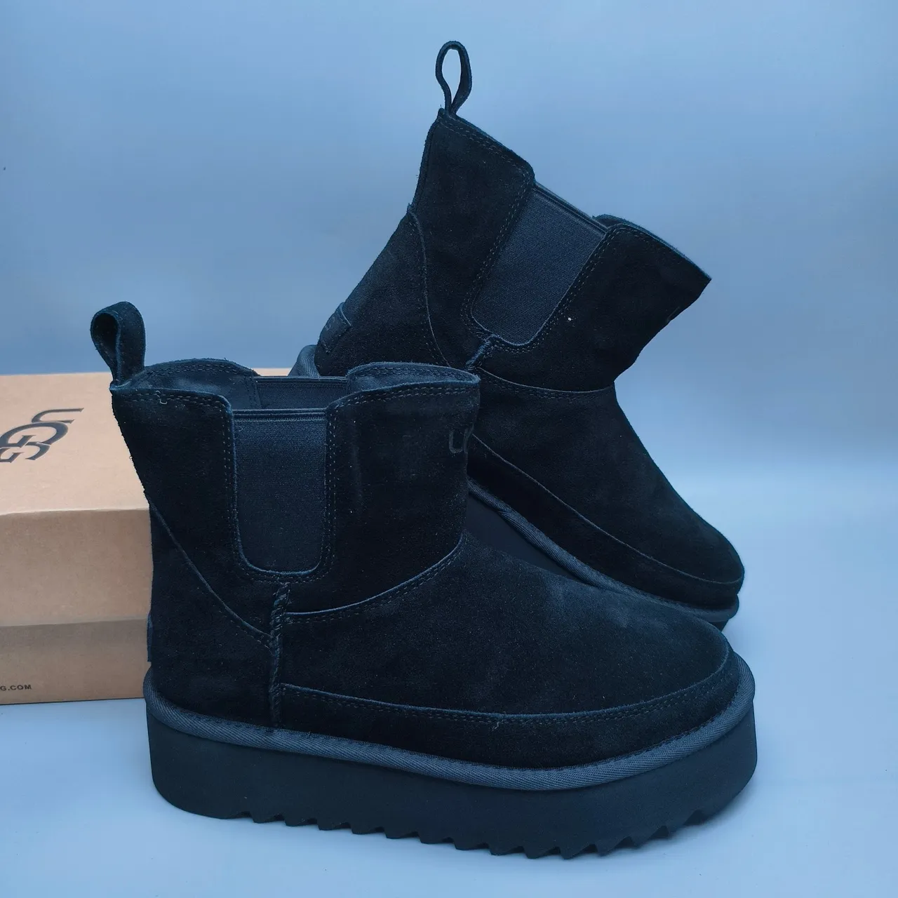 UGG Black Suede Upper Elastic Side Gussets Chelsea Boots 6