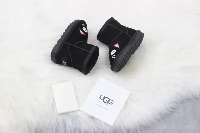 UGG ক্যাট ফেস এপ্লিকে কালো স্নো বুটস 6