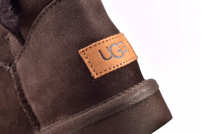 UGG Classic Mini 棕色麂皮羊毛内里雪靴 5