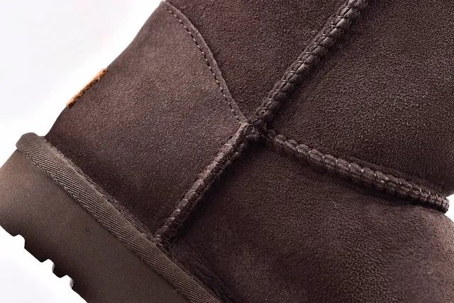 UGG Classic Mini 棕色麂皮羊毛内里雪靴 6
