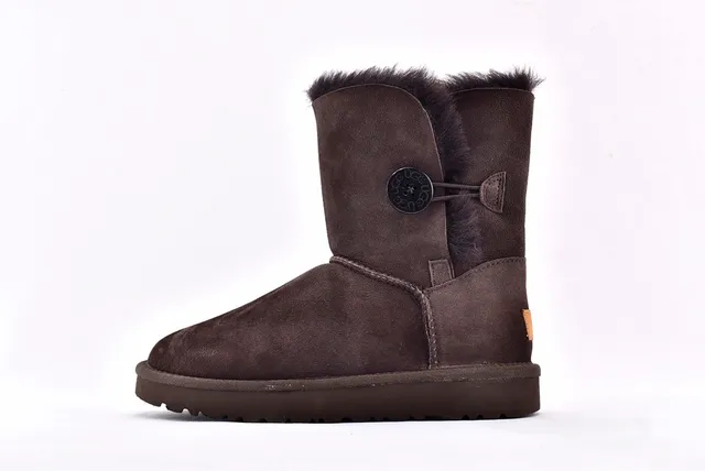 UGG Classic Mini 棕色麂皮羊毛内里雪靴 8