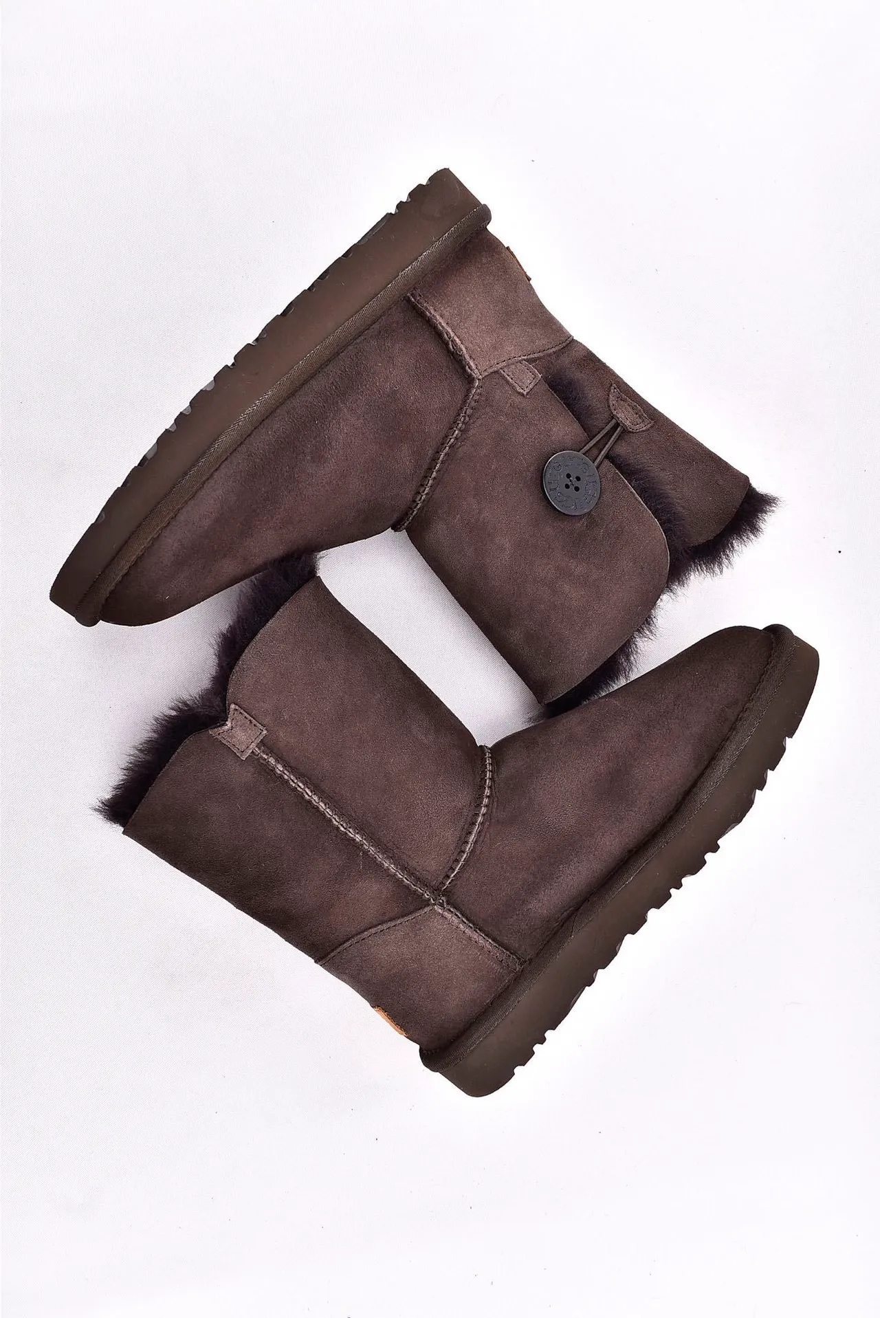 UGG Classic Mini 棕色麂皮羊毛内里雪靴 12