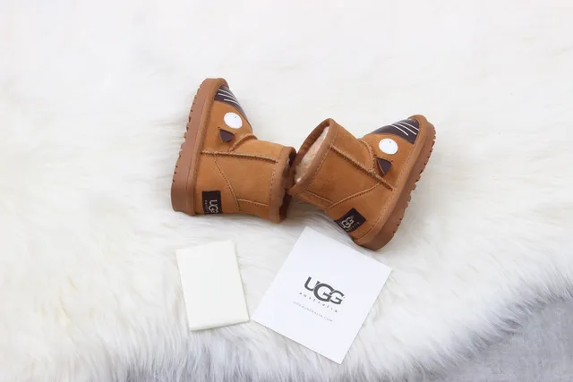 UGG क्लासिक मिनी कैट फेस ब्राउन स्नो बूट्स 4