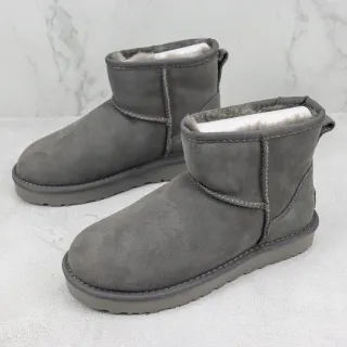UGG Classic Mini 炭灰色雪靴