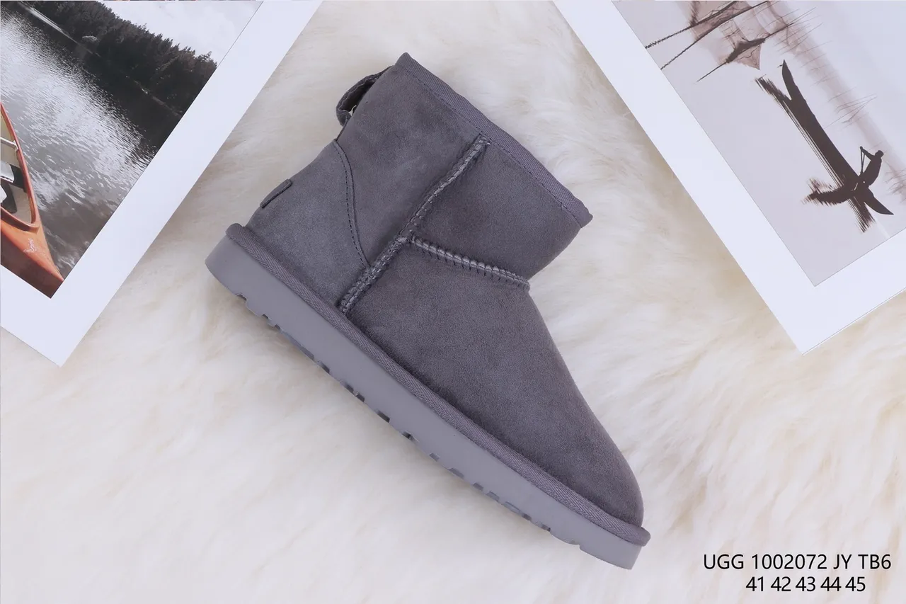 UGG Classic Mini কার্বন গ্রে স্নো বুটস 6