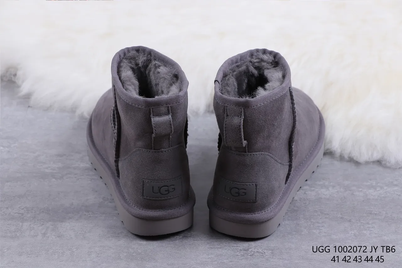 UGG Classic Mini কার্বন গ্রে স্নো বুটস 8