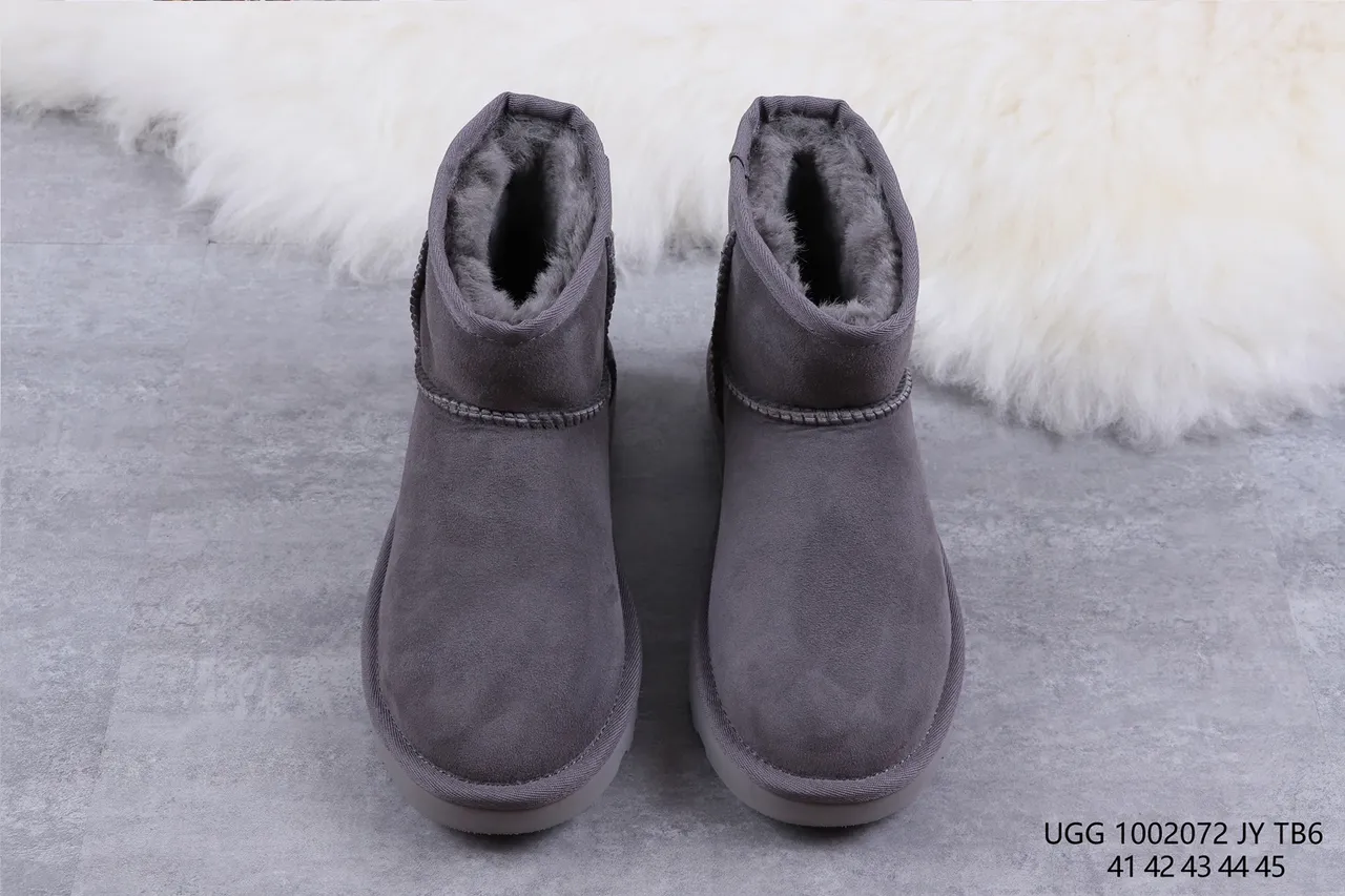 UGG Classic Mini কার্বন গ্রে স্নো বুটস 9