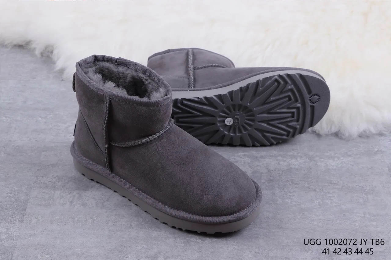 UGG Classic Mini কার্বন গ্রে স্নো বুটস 10