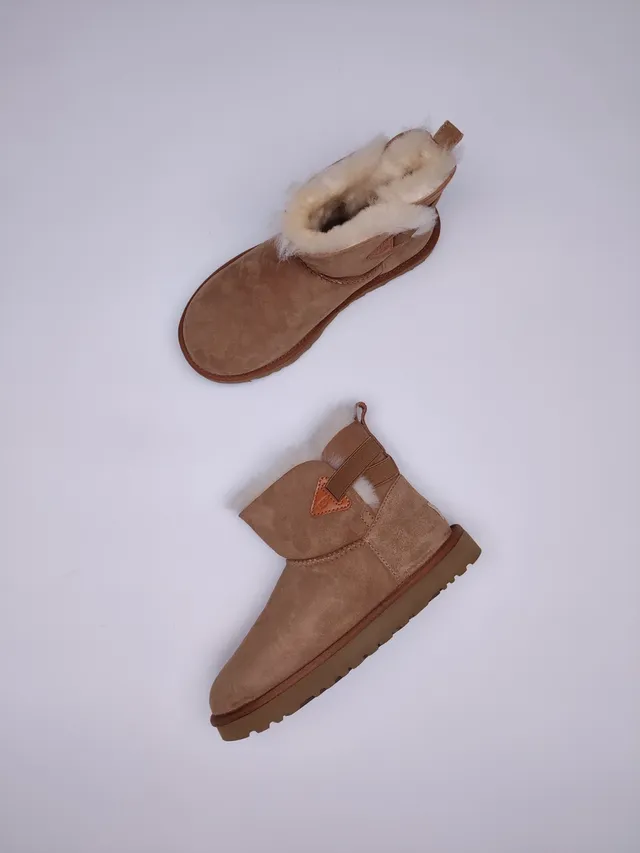 UGG Classic Mini 栗色棕麂皮羊毛里雪靴 9