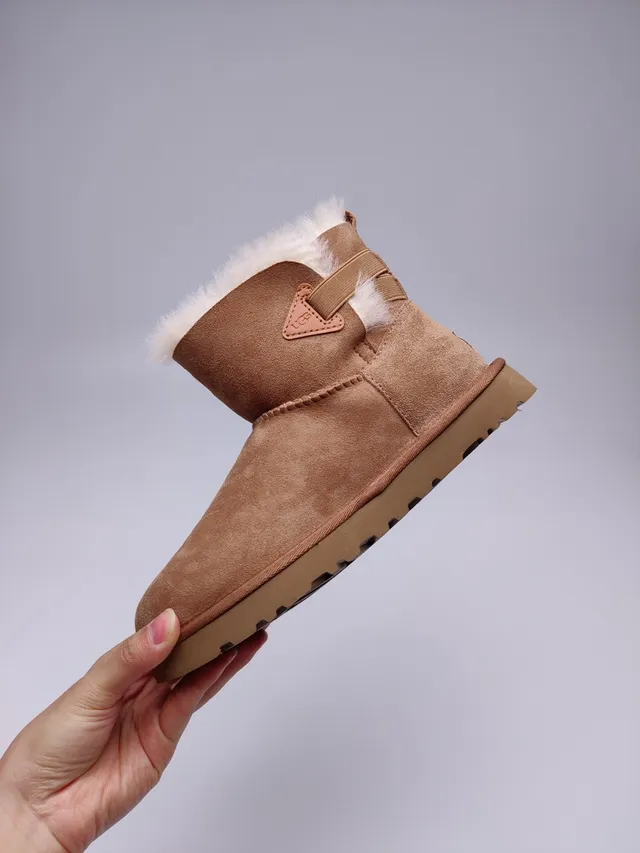 UGG Classic Mini 栗色棕麂皮羊毛里雪靴 15