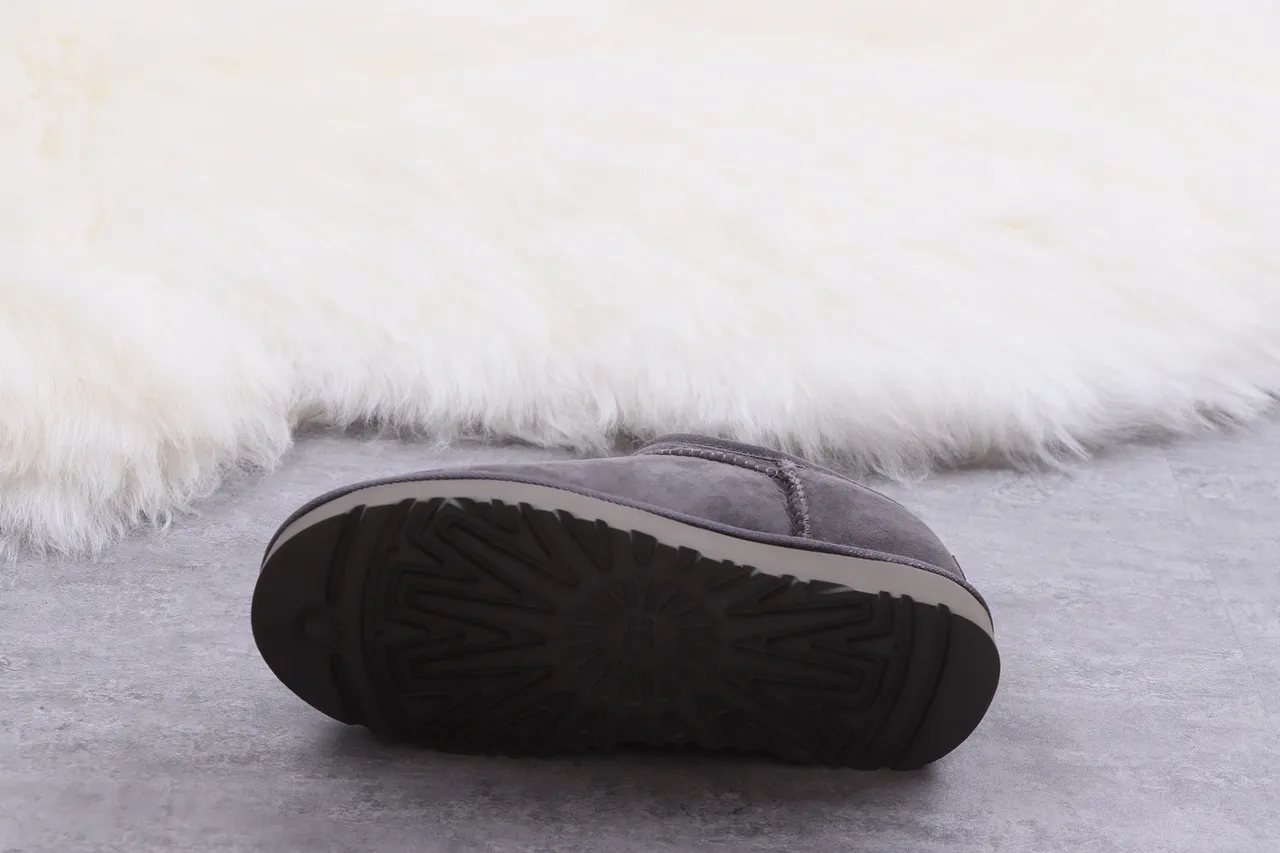 UGG Classic Short Charcoal Gray Suede Snow Boots 4