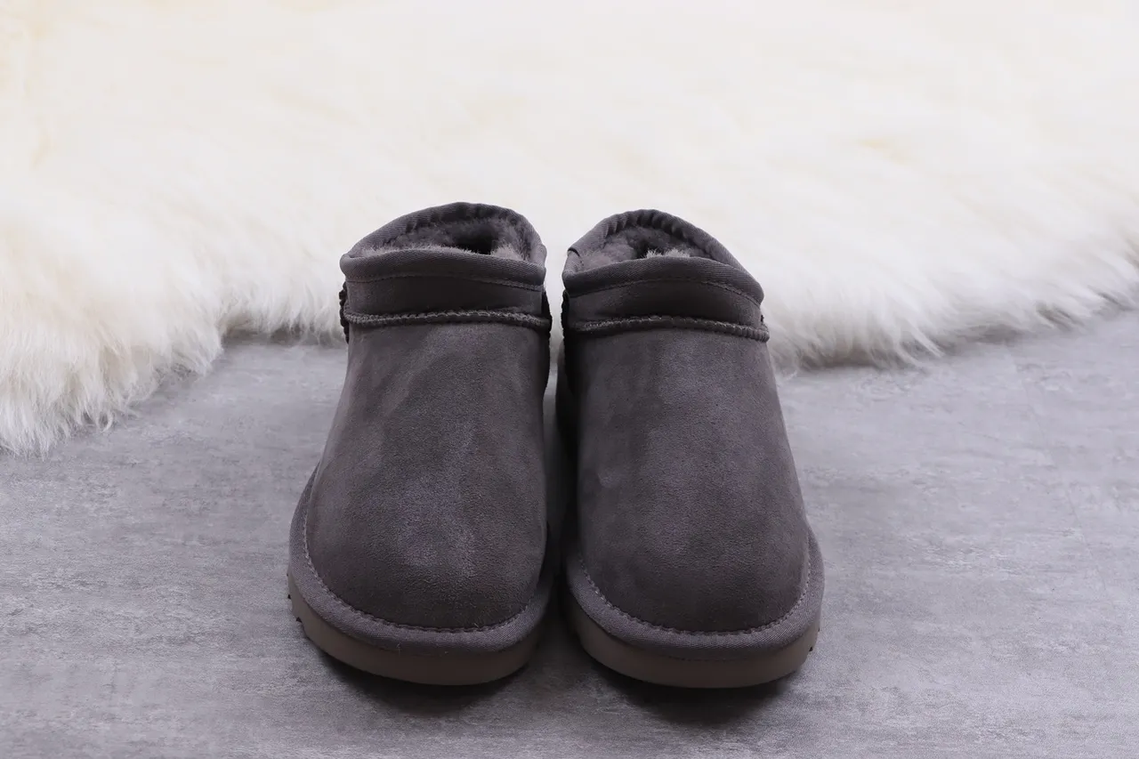 UGG Classic Short Charcoal Gray Suede Snow Boots 9