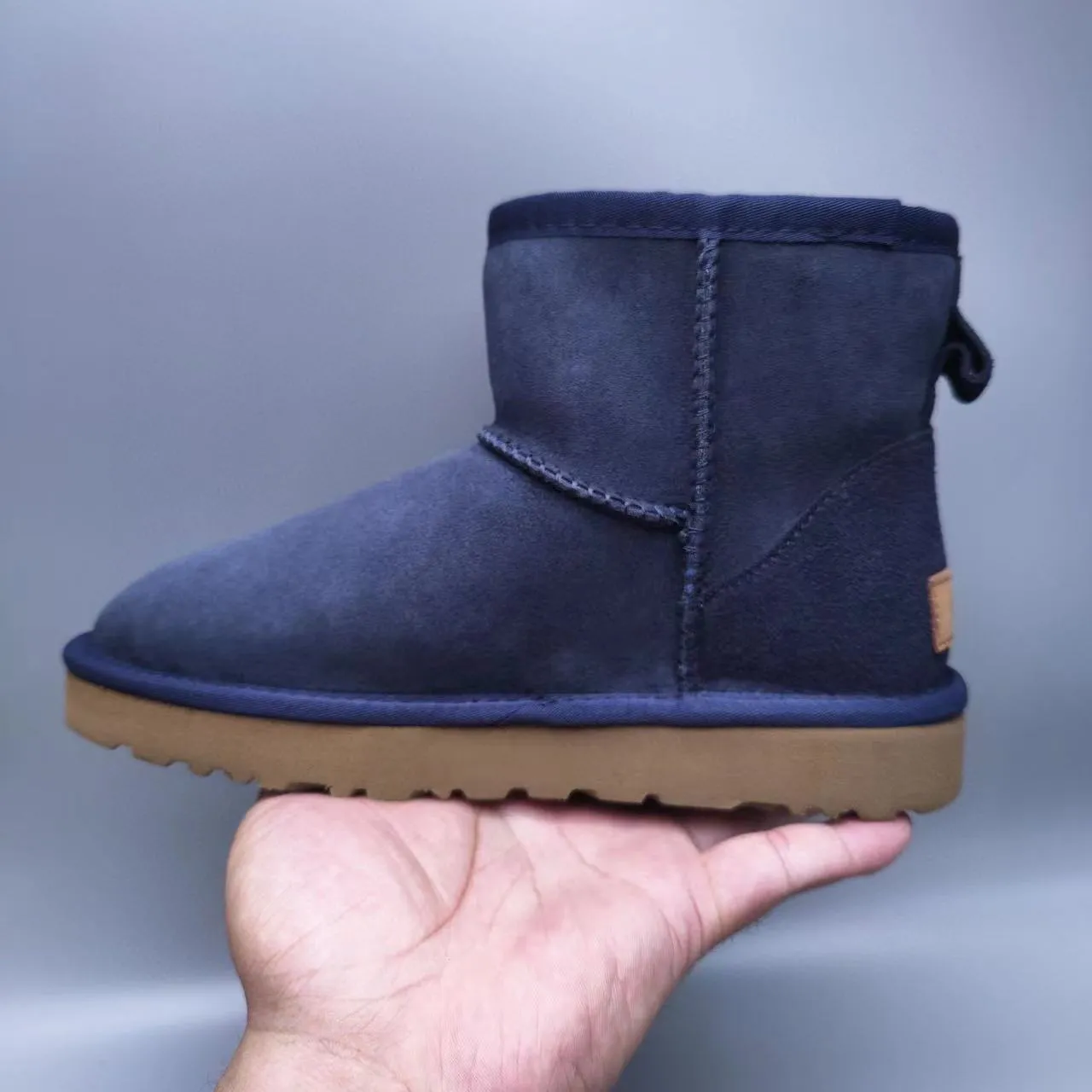 UGG Botas de Nieve Navy Brown en Ante con Forro de Cordero y Puño 6