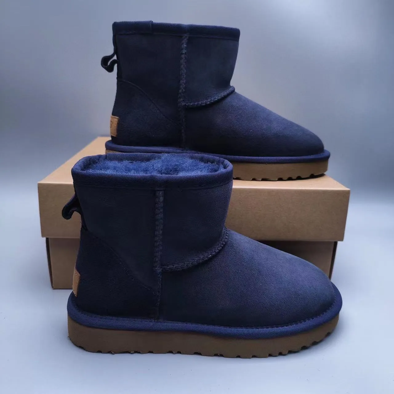 UGG Botas de Nieve Navy Brown en Ante con Forro de Cordero y Puño 7