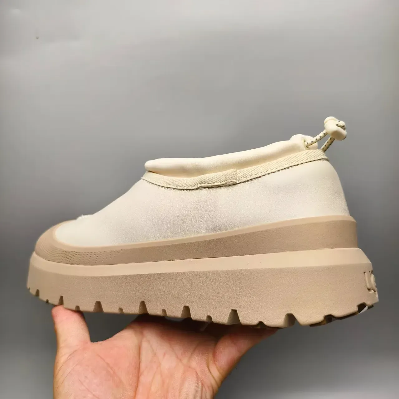 UGG Tasman Beige Bottes de Neige Slip-On Plateforme 2