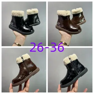UGG Tasman काला शीयरलिंग-लाइंड साइड-जिप एंक्ल बुटीज