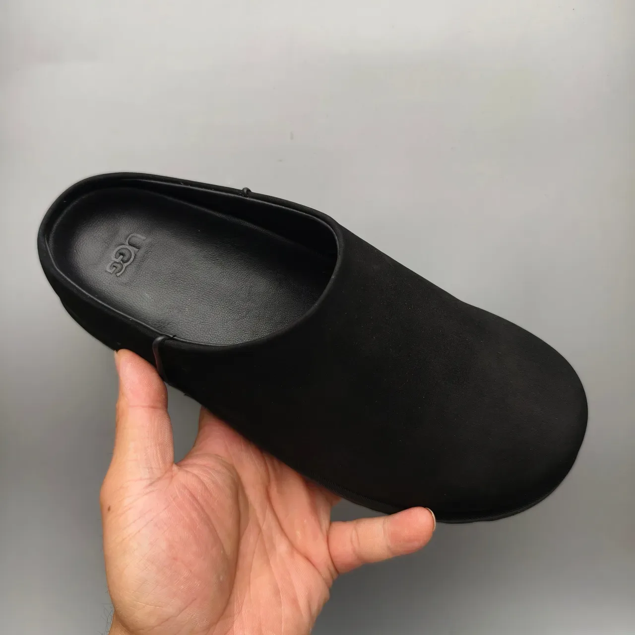 UGG Tasman Chaussures Casuales Daim Noir avec Élastique sur le Coté 3