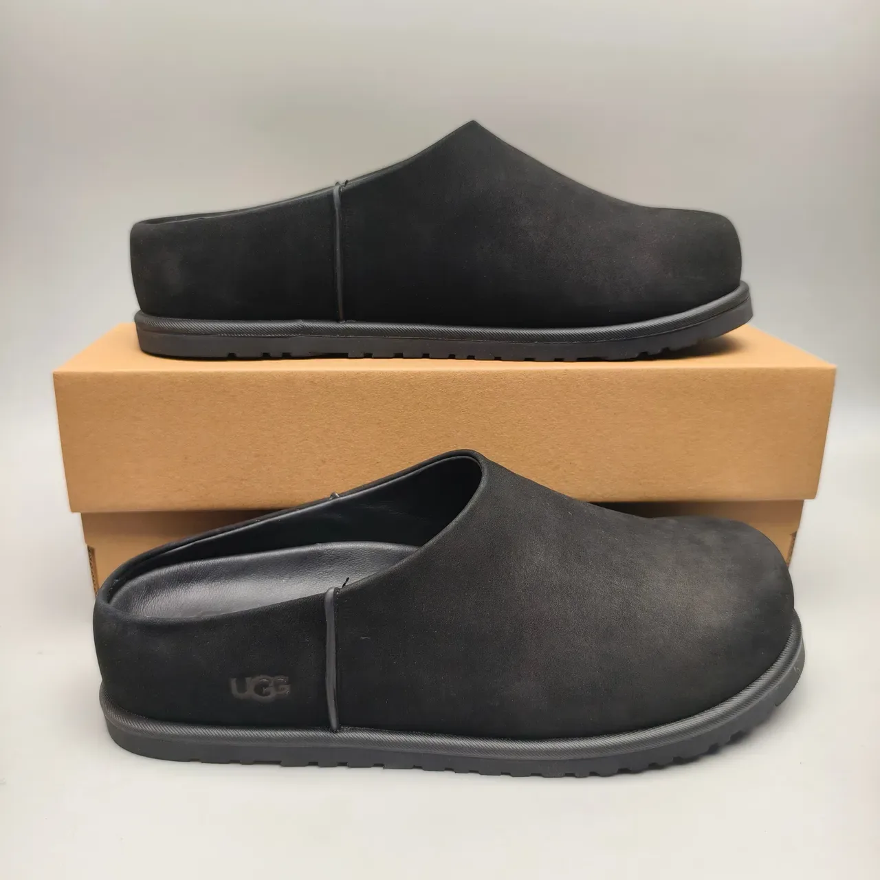 UGG Tasman Chaussures Casuales Daim Noir avec Élastique sur le Coté 5