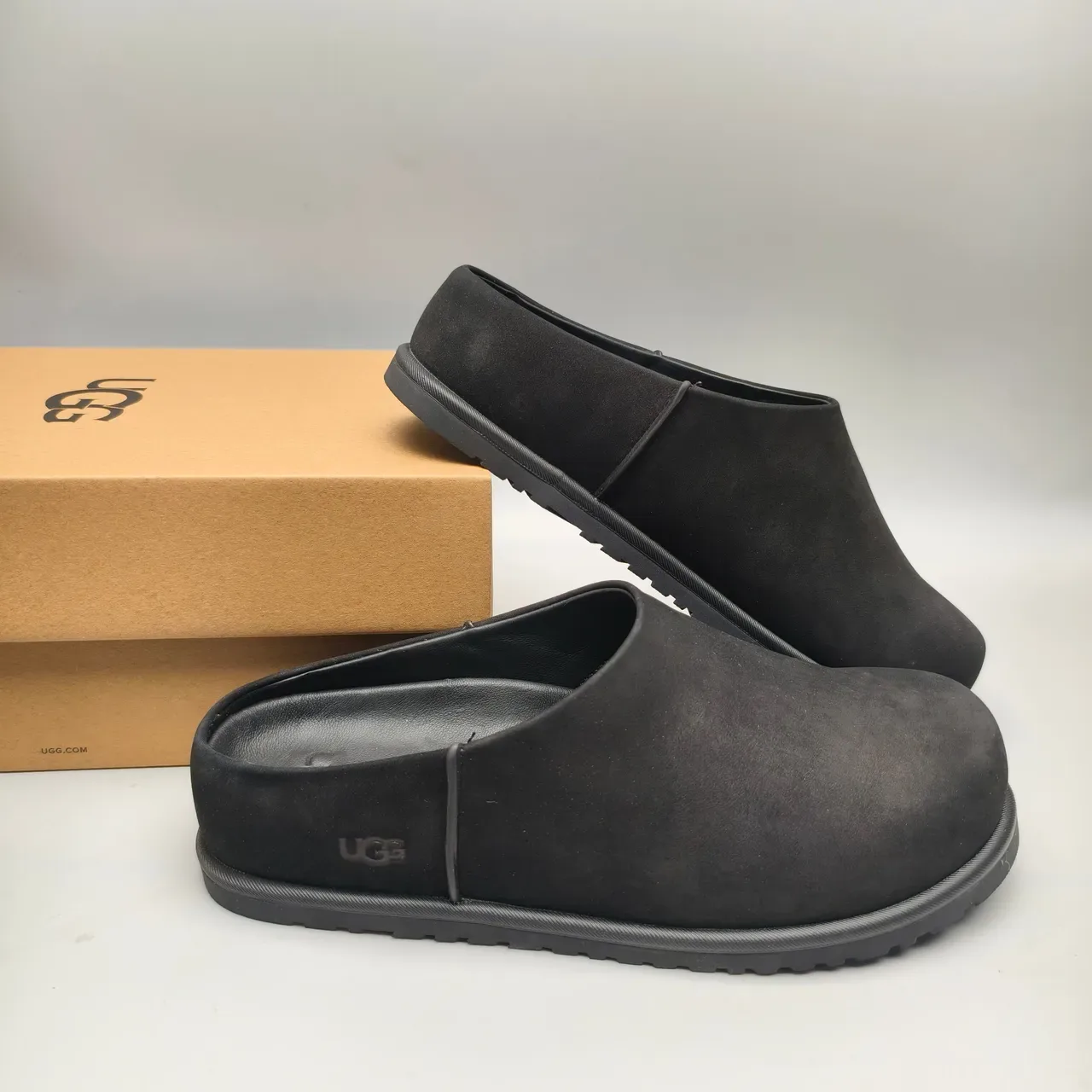 UGG Tasman Chaussures Casuales Daim Noir avec Élastique sur le Coté 6