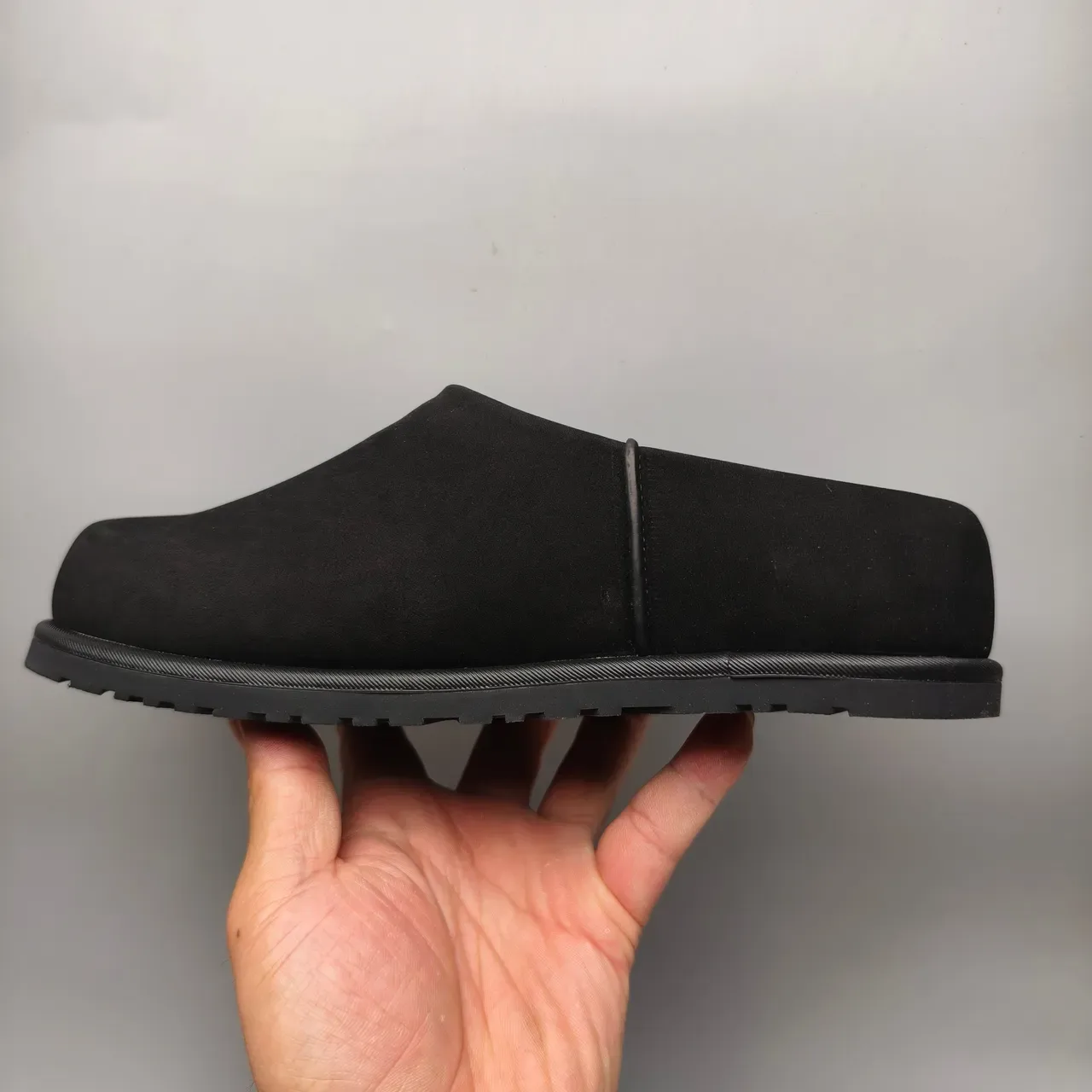 UGG Tasman Chaussures Casuales Daim Noir avec Élastique sur le Coté 7