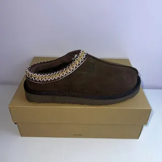 UGG Tasman 棕金麂皮鞋面刺绣边饰休闲鞋