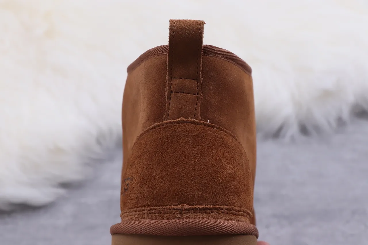 UGG Tasman Bottes de cheville en daim châtain fourrées en mouton à lacets 2
