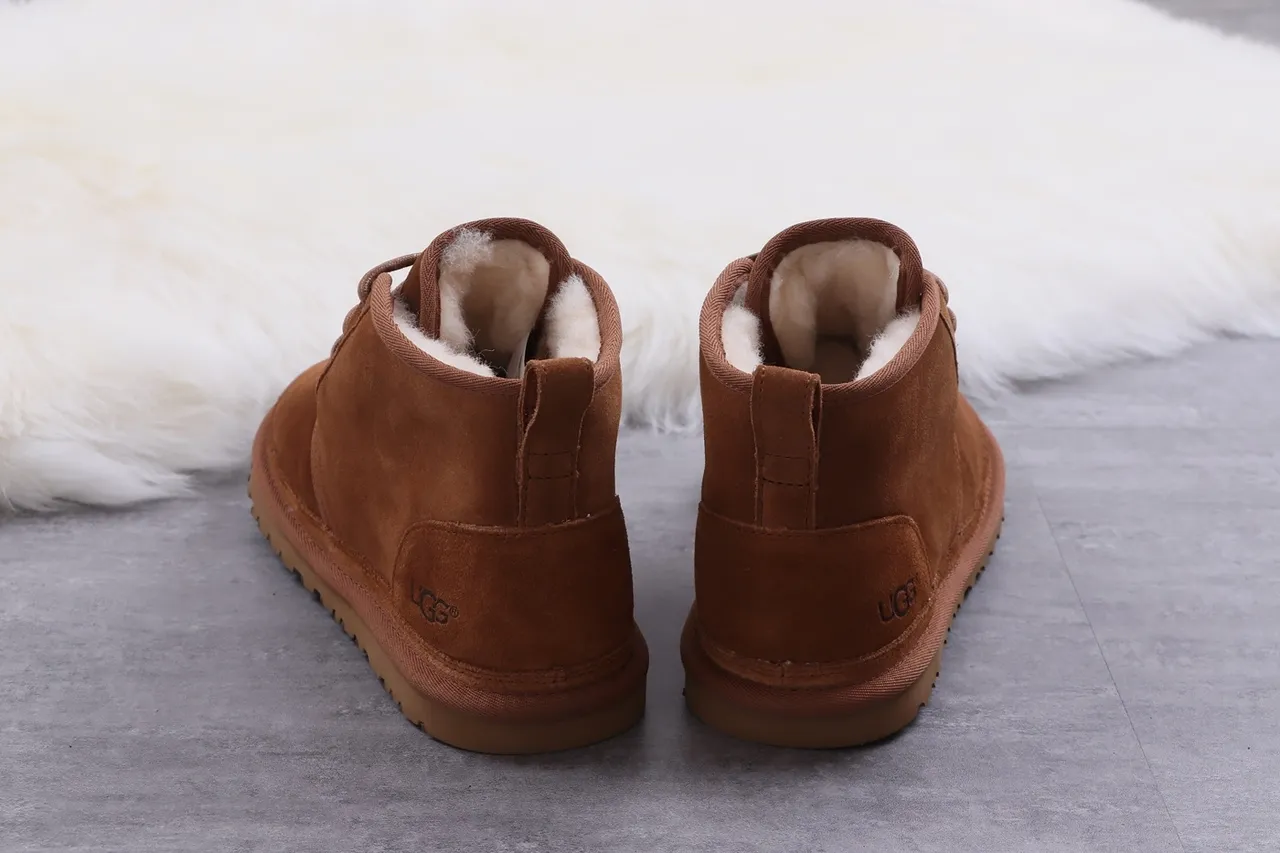 UGG Tasman Bottes de cheville en daim châtain fourrées en mouton à lacets 6