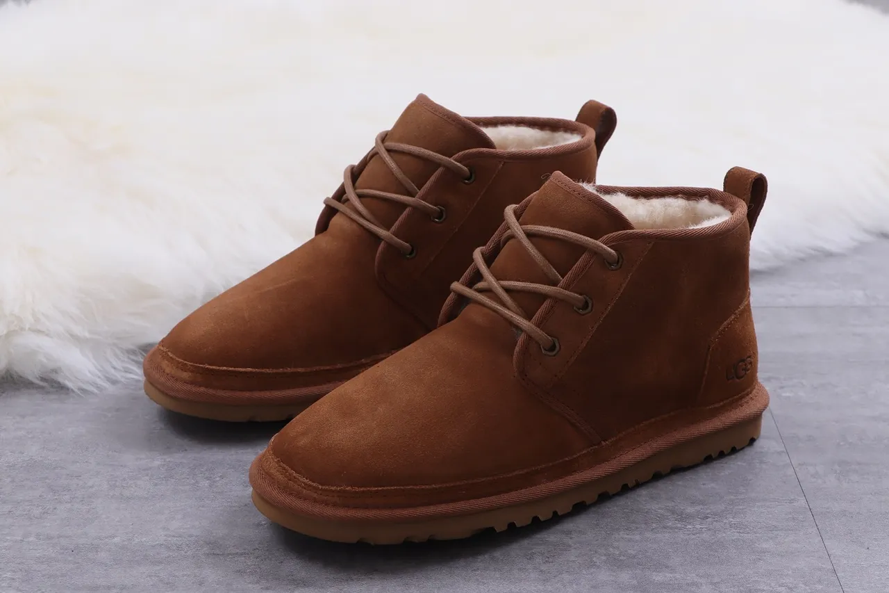 UGG Tasman Bottes de cheville en daim châtain fourrées en mouton à lacets 8