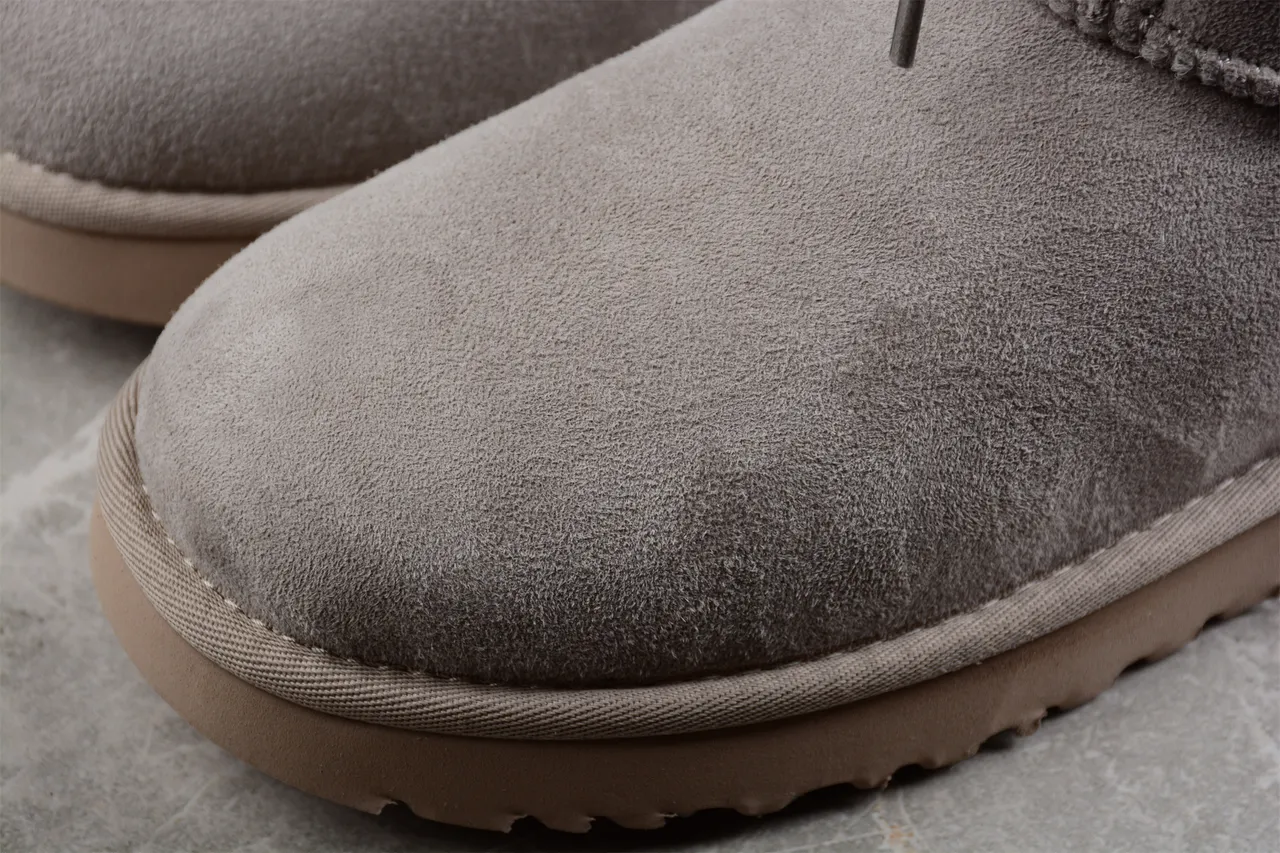 UGG Tasman 浅灰麂皮羊毛内里系带雪靴 3