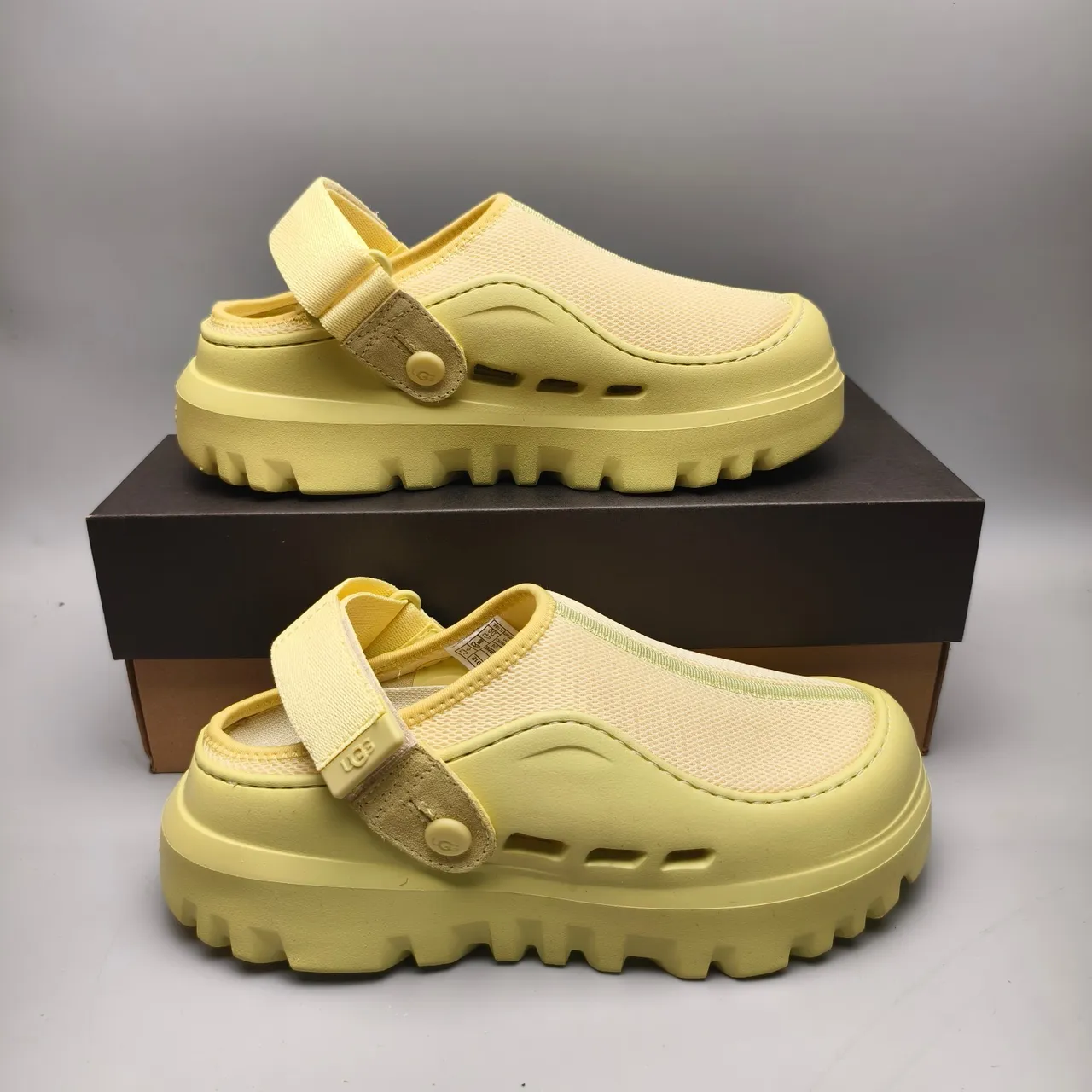 UGG Tasman Clog de malla color amarillo lima 6